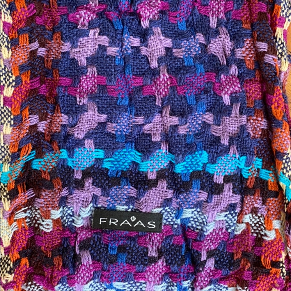 Scarf - Picture 7 of 14